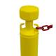 Poste de plástico amarillo con base rellenable detalle ganchos