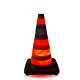 CONO DE BALIZAMIENTO PLEGABLE CON LUZ LED ENCENDIDA