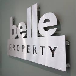 Separador transparente para carteles