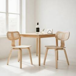 Silla de madera contrachapada y respaldo de rejilla